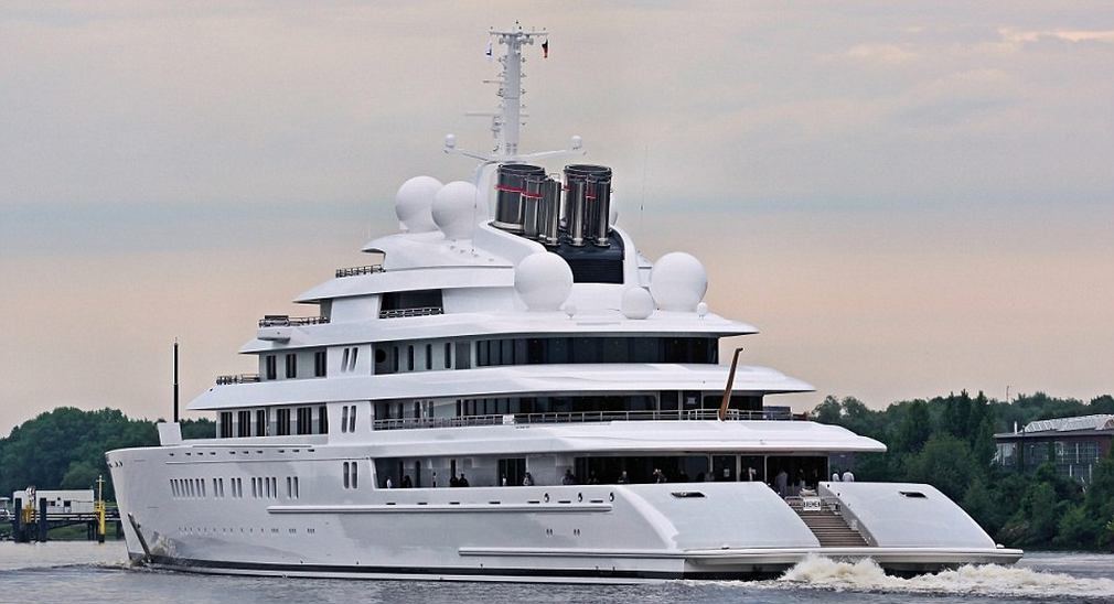 yacht-azzam